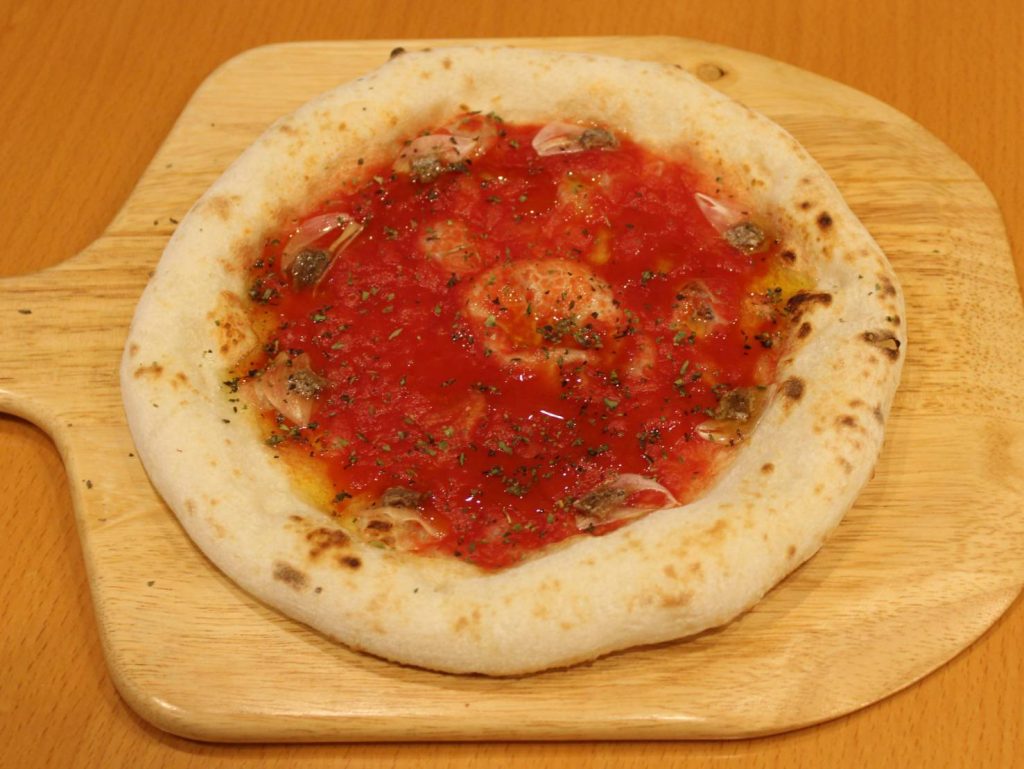 有機小麦粉、有機トマト、有機オリーブオイル、有機オレガノ、有機にんにく、アンチョビ、天然酵母