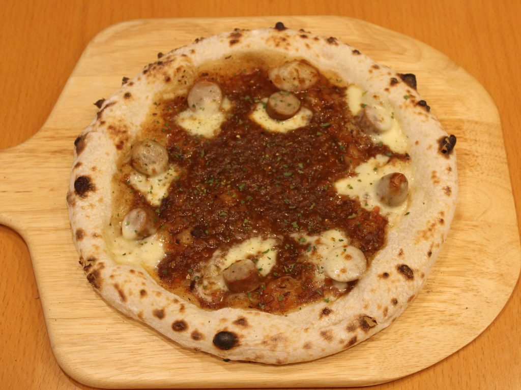 有機キーマカレー、有機小麦粉、有機モッツァレラチーズ、有機パセリ、化学調味料不使用ソーセージ、天然酵母