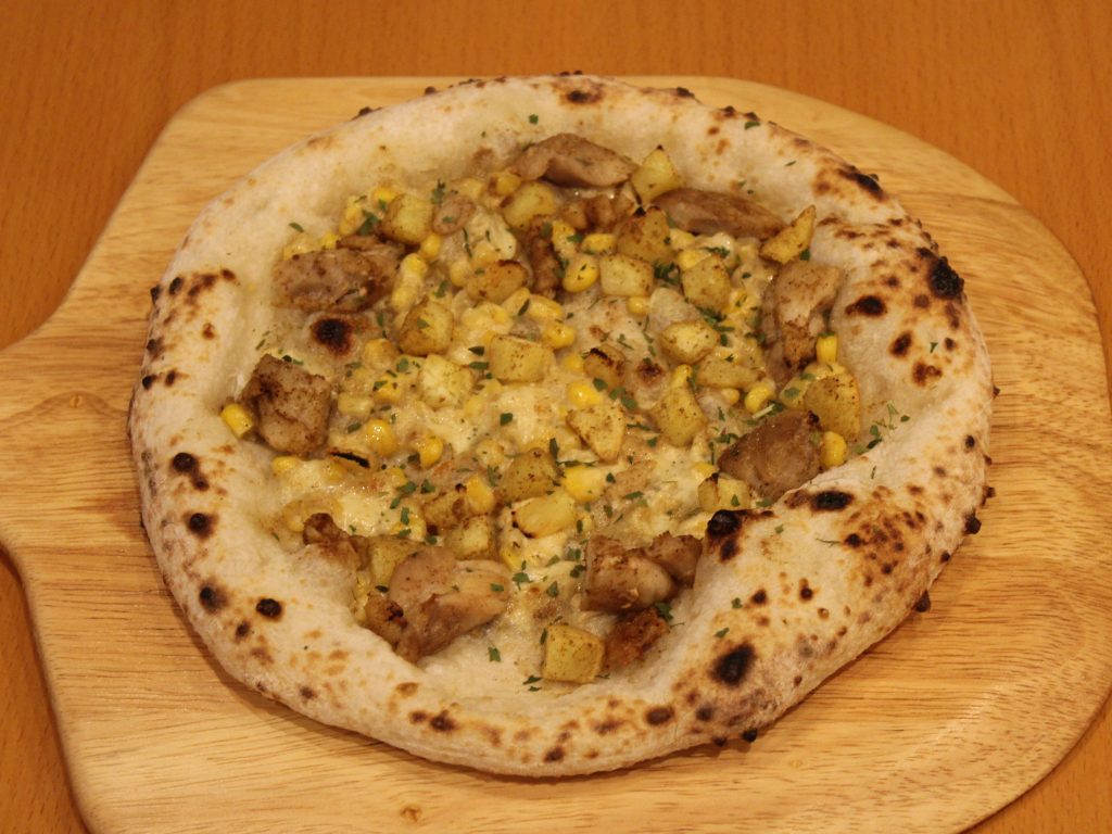 有機小麦粉、有機鶏肉、有機コーン、有機たまねぎ、有機ポテト、有機モッツァレラチーズ、有機カレー粉、有機パセリ、マヨネーズ、天然酵母